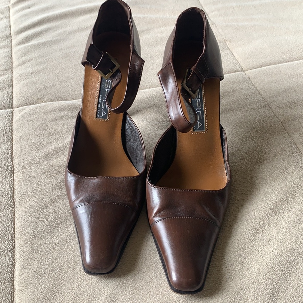 Sophisticated Rich Brown Via Spiga Heels, size 7